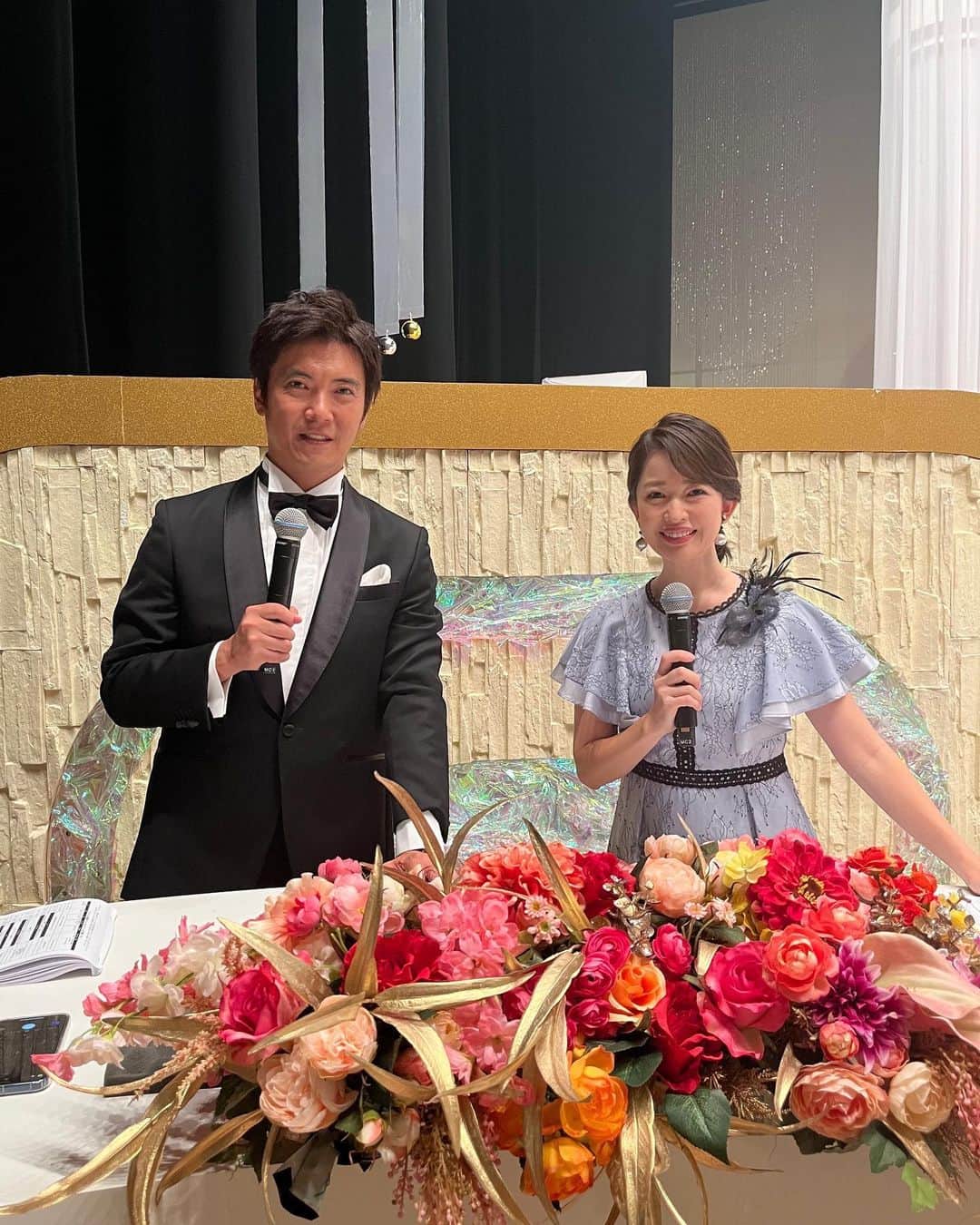 松丸友紀のインスタグラム：「日本作曲家協会音楽祭2023は今年創立65周年を迎え、 盛大なステージとなりました。  板垣アナと司会を務めました。  歌の力にいつもパワーをいただいています。  ドレス #reprete  イヤリング、コサージュ #abiste_official」