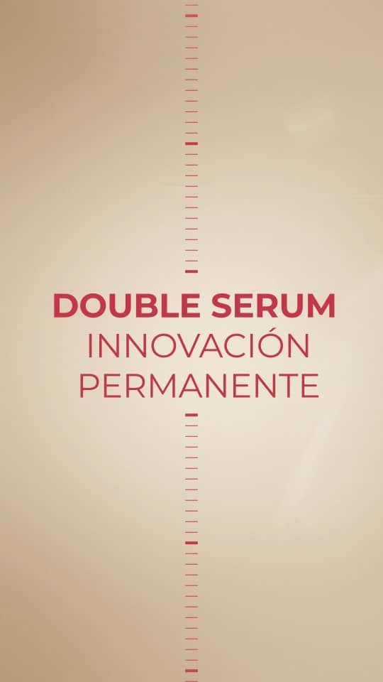 Clarins Méxicoのインスタグラム：「Winter is coming! ❄️ 👀 Y para combatir la deshidratación provocada por el frío, Double Serum Eye es tu mejor aliado. 🤩  Con su fórmula a base de ingredientes naturales te ayuda a alisar las arrugas, reducir las bolsas y las ojeras, además de fortalecer la piel del contorno de los ojos. 😍 . . . . #doubleserum #doubleserumclarins #doubleserumeye #antiaging」