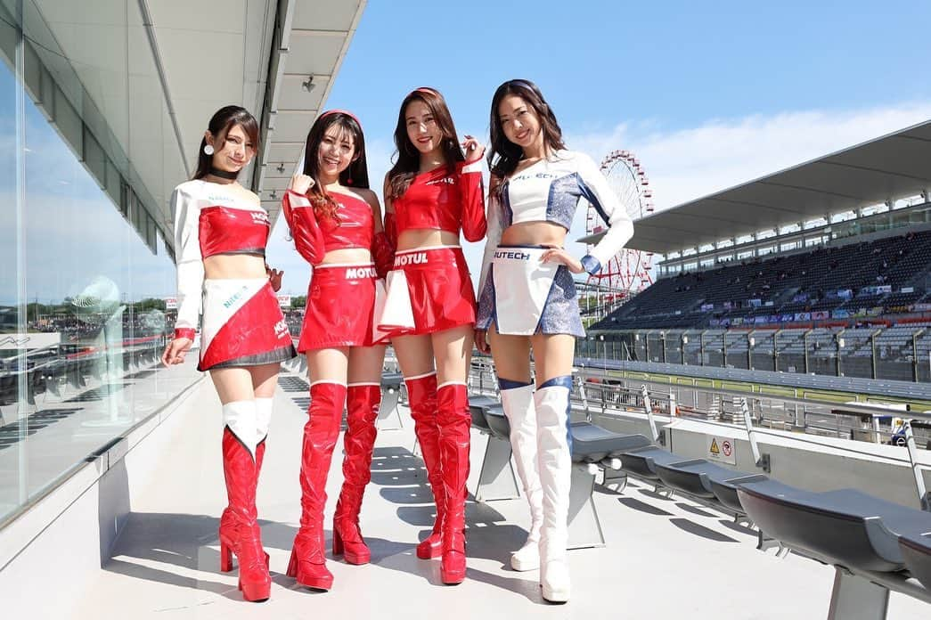 密照幸映のインスタグラム：「♡ NISMOレースクイーン👸🏻 皆チームを応援する姿勢は真っ直ぐで みんなそれぞれ違う良さがあって…♡ フリー時間は面白くて楽しくて このメンバーでよかったなと❤️ みうちゃんはるちゃんみほちゃん 今シーズンありがとう🥰✨  そして予選日決勝日 NISMOブースへ集まってくれた皆さん 早くから参加券をGETしてくれた方 グッズを買いに来てくれた方 いつもいつも来てくださる方 本当に本当にありがとうございました！  決勝日はいつも決勝レース中とイベント時間が重なってしまうのにブースに集まってくれてて 暑い日も寒い日も雨の日も集まってくれてて… 私達がサインするもの工夫して持ってきてくれたり、撮ってくれた素敵な写真を現像して プレゼントしてくれたり 感謝しかありません🥲💗 上手く伝えられてたかわからないけど 沢山集まってくれてるとより気分もあがるし 嬉しい☺️  お話できる時間は一瞬になってしまうけど 皆さんのこと見てますからね👀 中々みんなの名前を覚えられなくて 何度か聞いてしまったりしてごめんなさい😢 またお会いした時は確認してしまうかもしれないけど…🙏  NISMOレースクイーンになって 新たに沢山の方々と出会い知ることが出来ました♡♡♡  皆さんのおかげで私がいます！  みんなからの愛をお返しできるように これからも精進していきます💕 今後も応援のほど、宜しくお願いします！  ©︎NISMO  @MOTULJapan @nissanjapan  @nismo_jp_official  #MOTUL #AUTECH #NISSAN #NISMO #GoGoNISSAN2023 #supergt #sgt #GT500 #circuit #motersports #レースクイーン #RQ #RACEQUEEN #日産自動車 #密照幸映 #感謝」