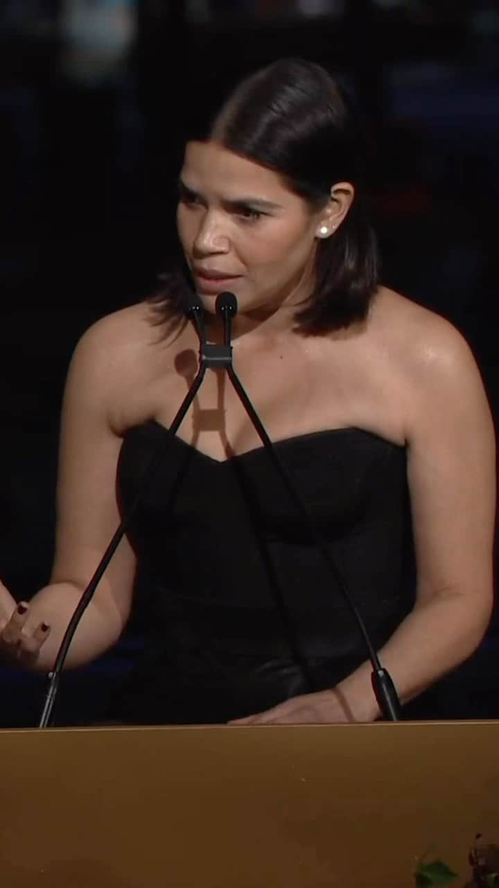 Glamour Magazineのインスタグラム：「Not surprising to anyone, #AmericaFerrera’s #GlamourWOTY speech gave us chills. Check out more amazing Women of the Year moments at the link in bio.」