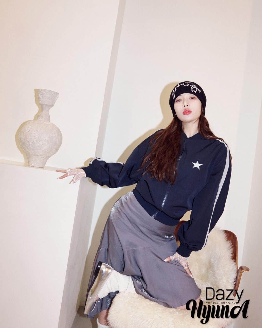 ヒョナ さんのインスタグラム写真 - (ヒョナ Instagram)「Dazy&Cosmopolitan 🖤」11月8日 23時11分 - hyunah_aa