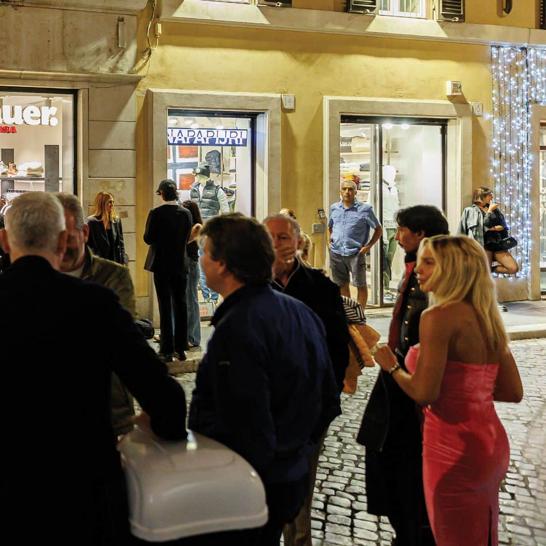 ブラウアーさんのインスタグラム写真 - (ブラウアーInstagram)「Some of the friends who visited us during the event to celebrate the opening of our new Blauer Store in Rome.  #Blauerusa #OpeningParty」11月8日 23時06分 - blauerusa