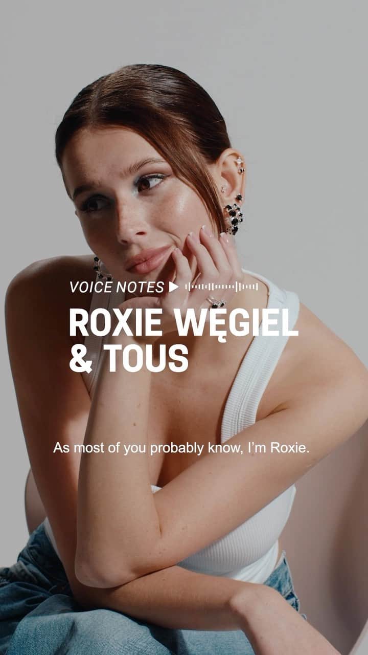 トウスのインスタグラム：「@roxie_wegiel confessing us her special TOUS jewels… curious? 🤫」