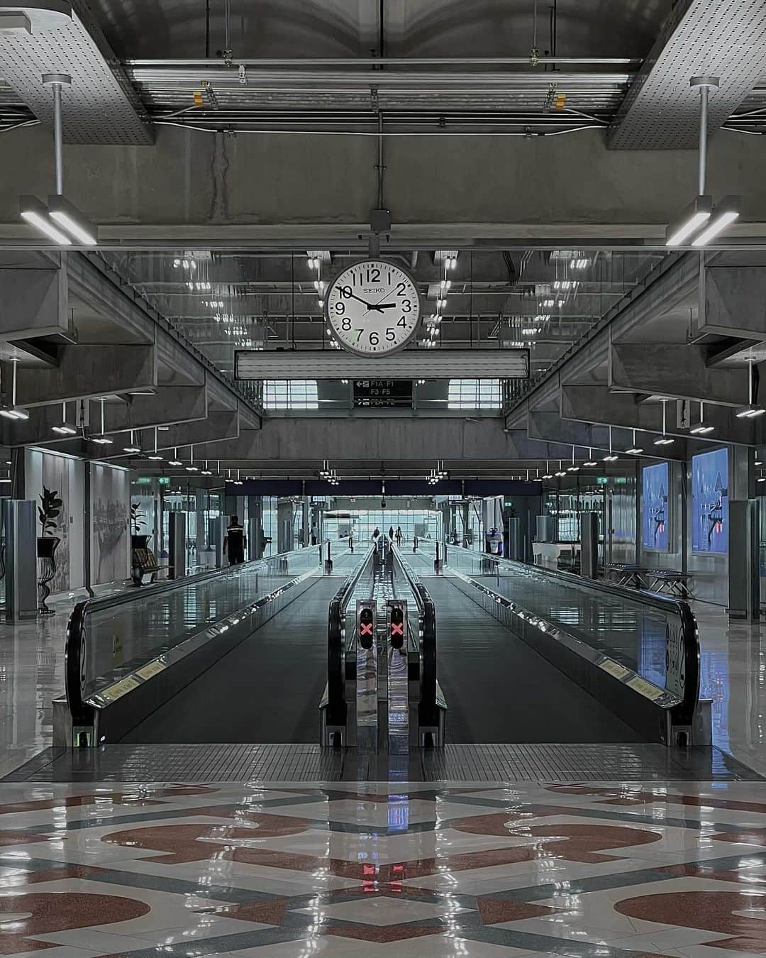Duncanのインスタグラム：「療癒的對稱 . soothing symmetry . #symmetry #center #soothing #duncan #2023 #life #travel #duncandesign」