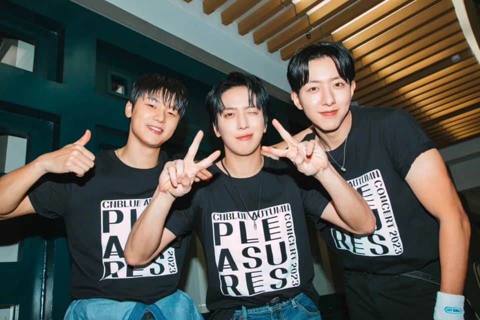 カン・ミニョクさんのインスタグラム写真 - (カン・ミニョクInstagram)「CNBLUE AUTUMN CONCERT 2023 初日ありがとうございました。 久しぶりのBUDOKANなのでいつもより盛り上がってとても しあわせでした。CNBLUEのドラマーで本当によかったです！ TOURの最後までよろしくお願いします！  #CNBLUE」11月8日 23時18分 - mr_kanggun