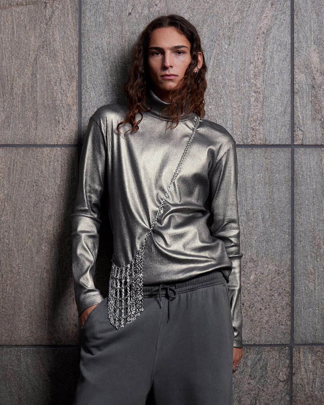 ウィークデイのインスタグラム：「The party starts whenever the foil turtleneck arrives.」