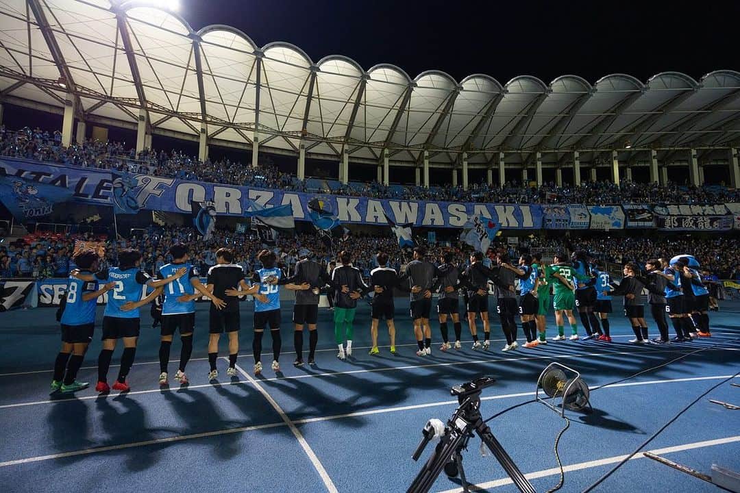 チョン・ソンリョンのインスタグラム：「@kawasaki_frontale  🔵⚫️🙏💪acl +3 ありがとうございます #頑張ります」