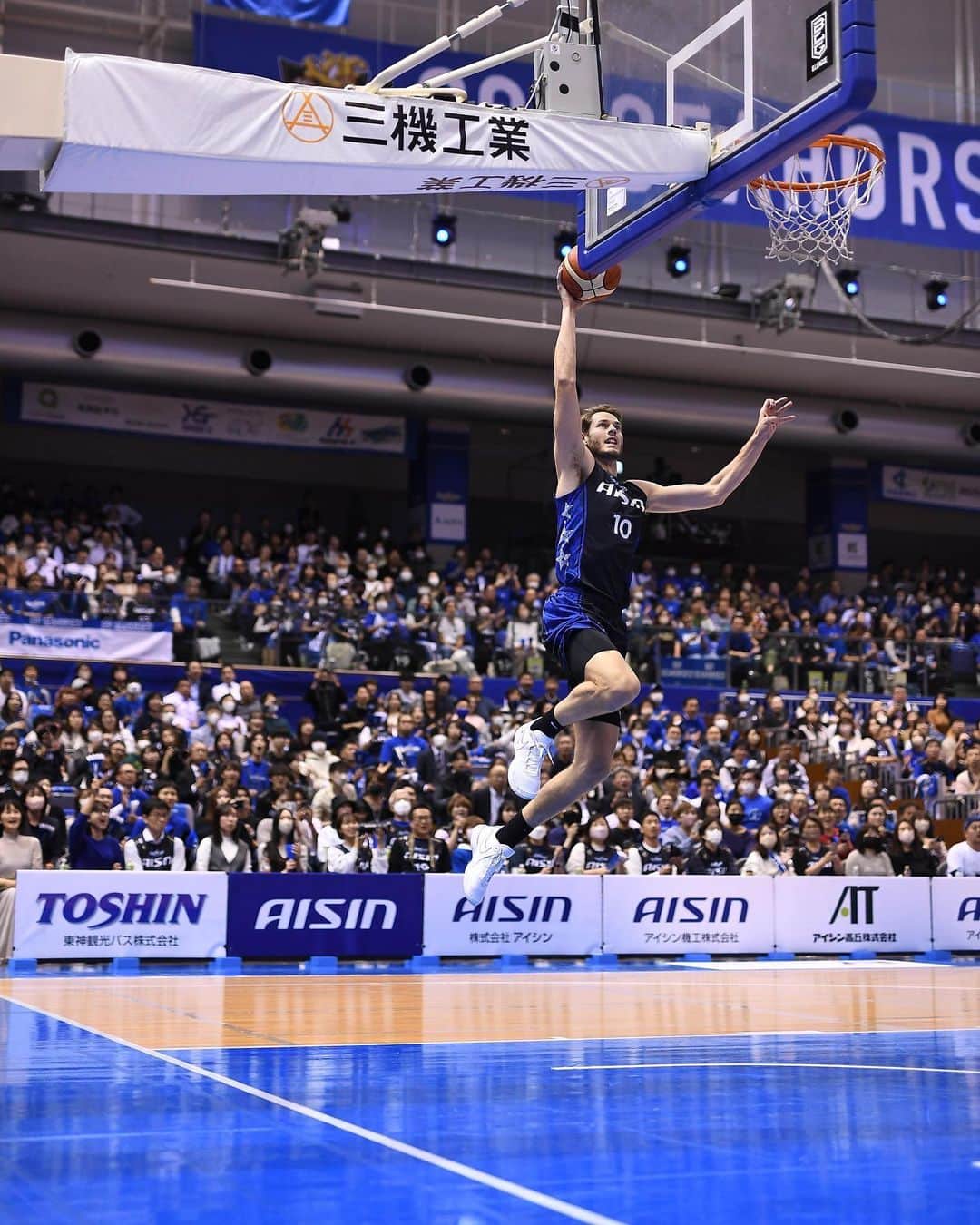 のインスタグラム：「11/8(水)vs.サンロッカーズ渋谷☀️ #PHOTO 三河 62-86 SR渋谷  #ガチ #シーホース三河 #Bリーグ #シーホース #seahorsesmikawa #BLEAGUE #バスケットボール #バスケ #basketball #三河」