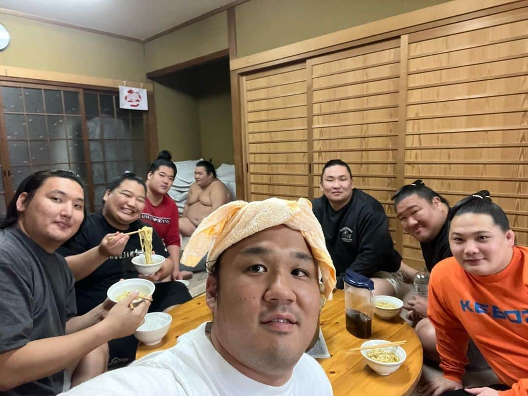 石浦将勝さんのインスタグラム写真 - (石浦将勝Instagram)「#宮城野部屋夜食組合」11月8日 23時49分 - ishiura_masakatsu