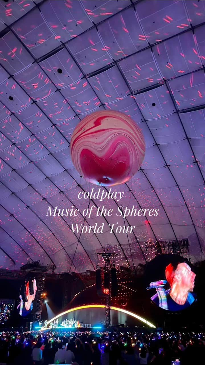 一木美里のインスタグラム：「coldplay MUSIC of the Spheres🩵🩷💚💛💜💙 World Tour in Tokyo🗼🌏  素晴らしい音楽に心がたくさん震えた時間⌛️ coldplayのように地球や人間すべてに良い影響を与えるアクションを重ねているアーティストの音楽は特別🥹🌏🌈  #coldplay#coldplaytour#yoasobi#東京ドーム#コールドプレイ#sdgs#環境保護」