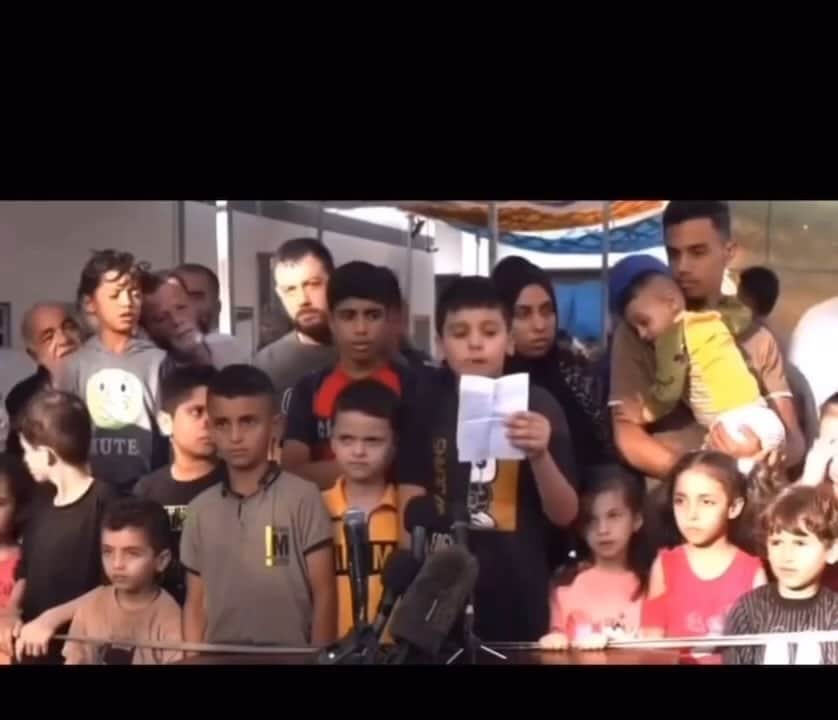 ナオミ・シマダのインスタグラム：「‘we invite you to protect us’ - what a truly dystopic time to be alive. the children of g*za are having to hold a press conference in not their native tongue, begging us for their protection from extermination. may we NEVER normalise this. They are the future and they are absolutely precious. These sweet souls like all other children and living beings on earth deserve protection ❤️‍🩹 via @eye.on.palestine」