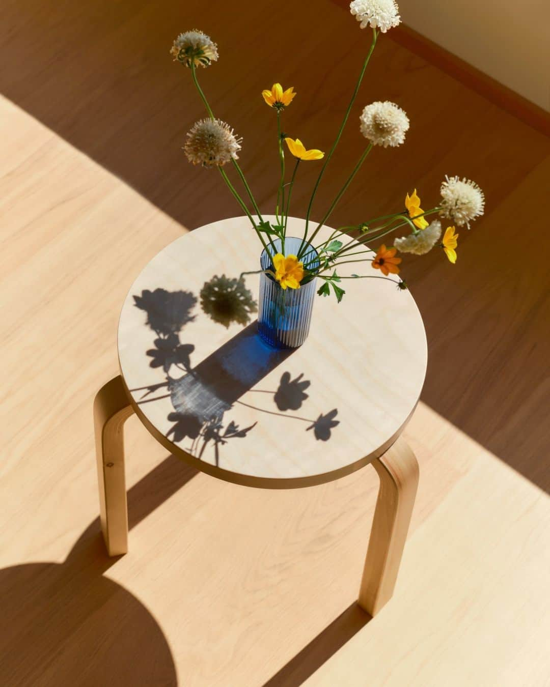 Artekさんのインスタグラム写真 - (ArtekInstagram)「Encouraging a wider, wilder and more responsible use of Finnish birch, Stool 60 Villi, designed in collaboration with Formafantasma, features natural markings such as wood knots and the trails left by colonising insects, highlighting the impact of climate change and industrialisation of the forest.⁠ ⁠ Pick up a Stool 60 Villi for your home in our link in bio.」11月9日 0時05分 - artekglobal