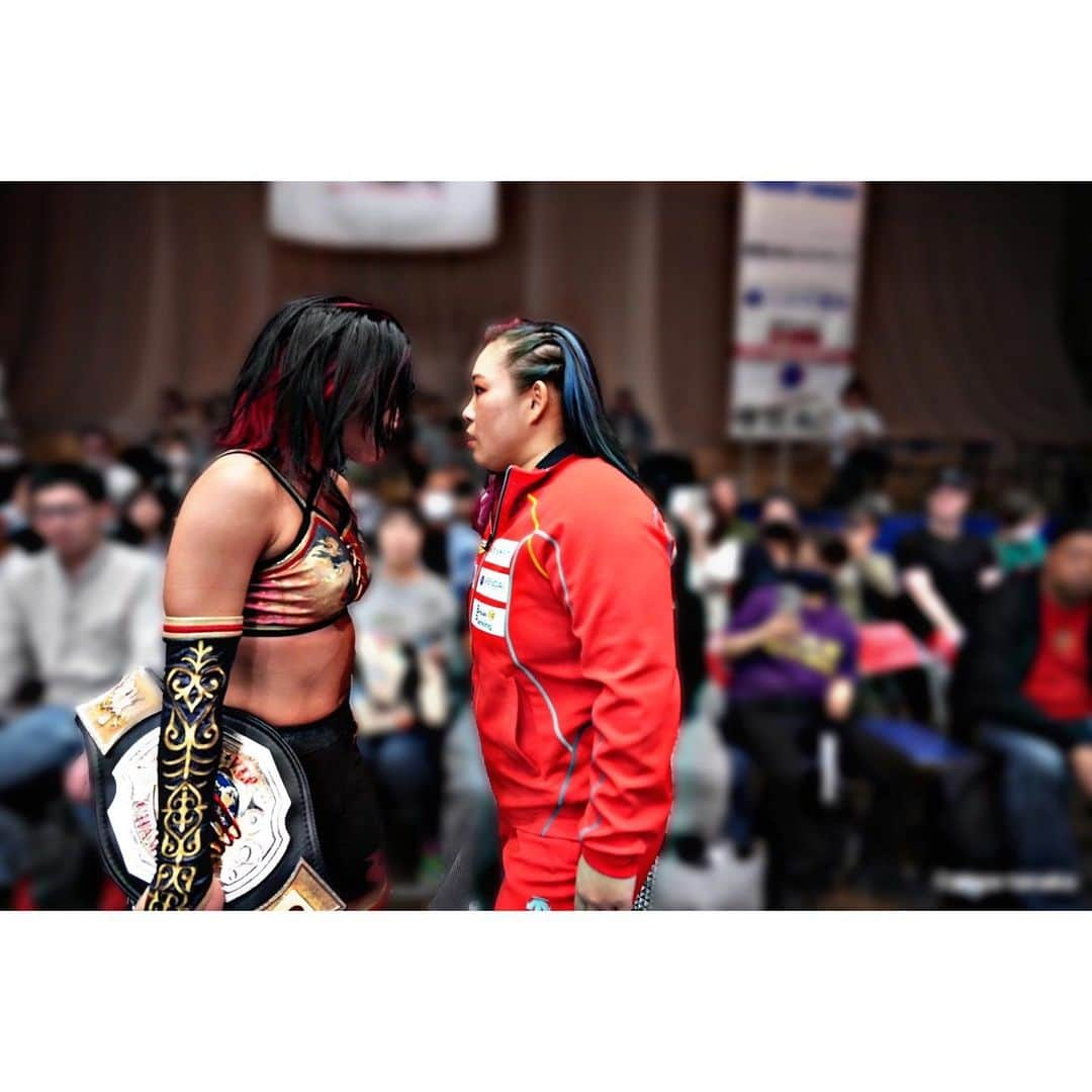 橋本千紘のインスタグラム：「岩田美香。 ⁡ #SENJO #仙女 #ぎゅん #KAIBUTSU  #センダイガールズプロレスリング #sendaigirlspro  #女子プロレス #プロレス #prowrestling #prowrestler #筋肉女子  #道場 #training #muscle #musclegirl」