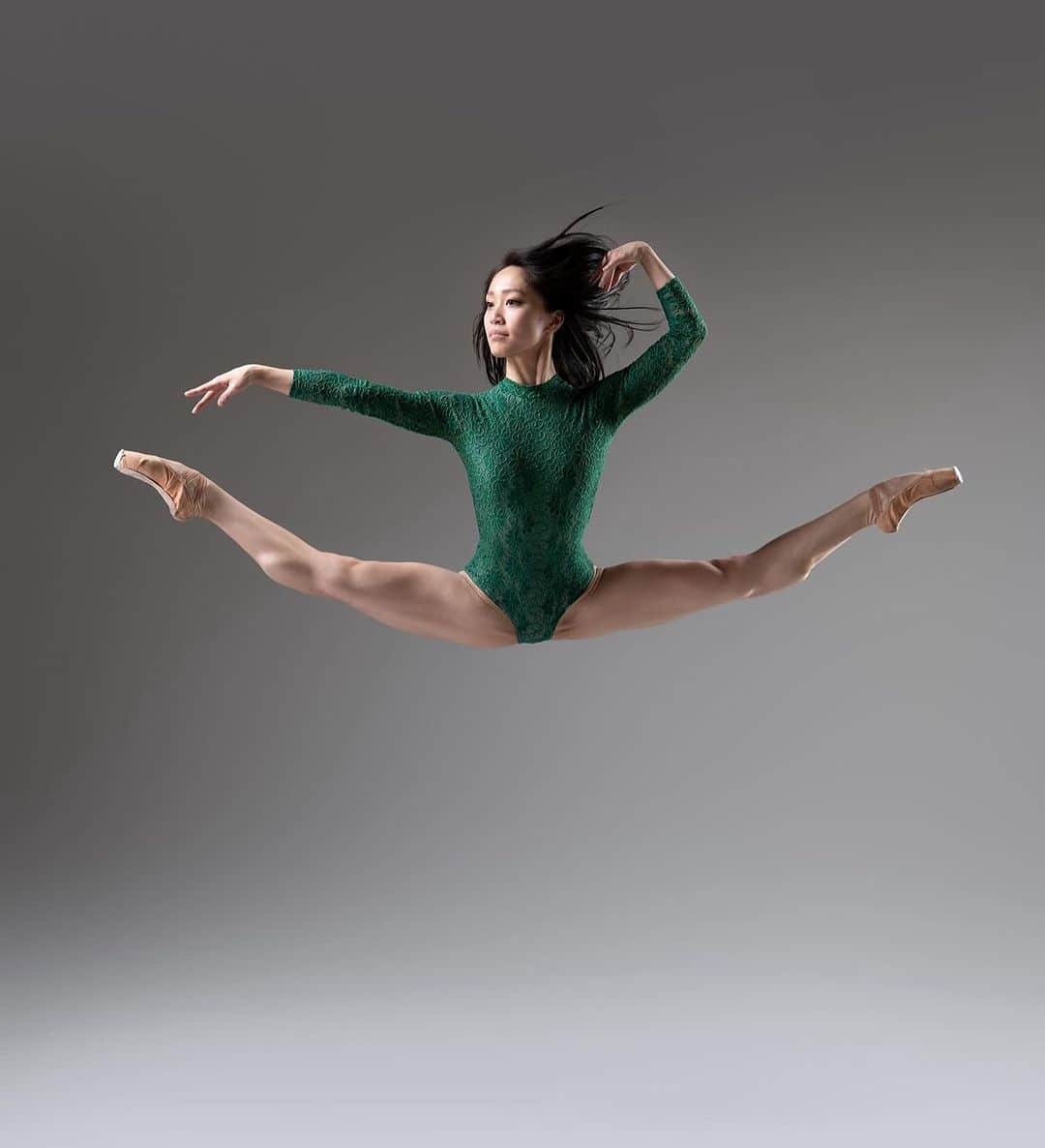 のインスタグラム：「Gorgeous. @erinatanaka_ by @candidlycreated   #worldwideballet #erinatanaka ✨🤍🫶🏻」