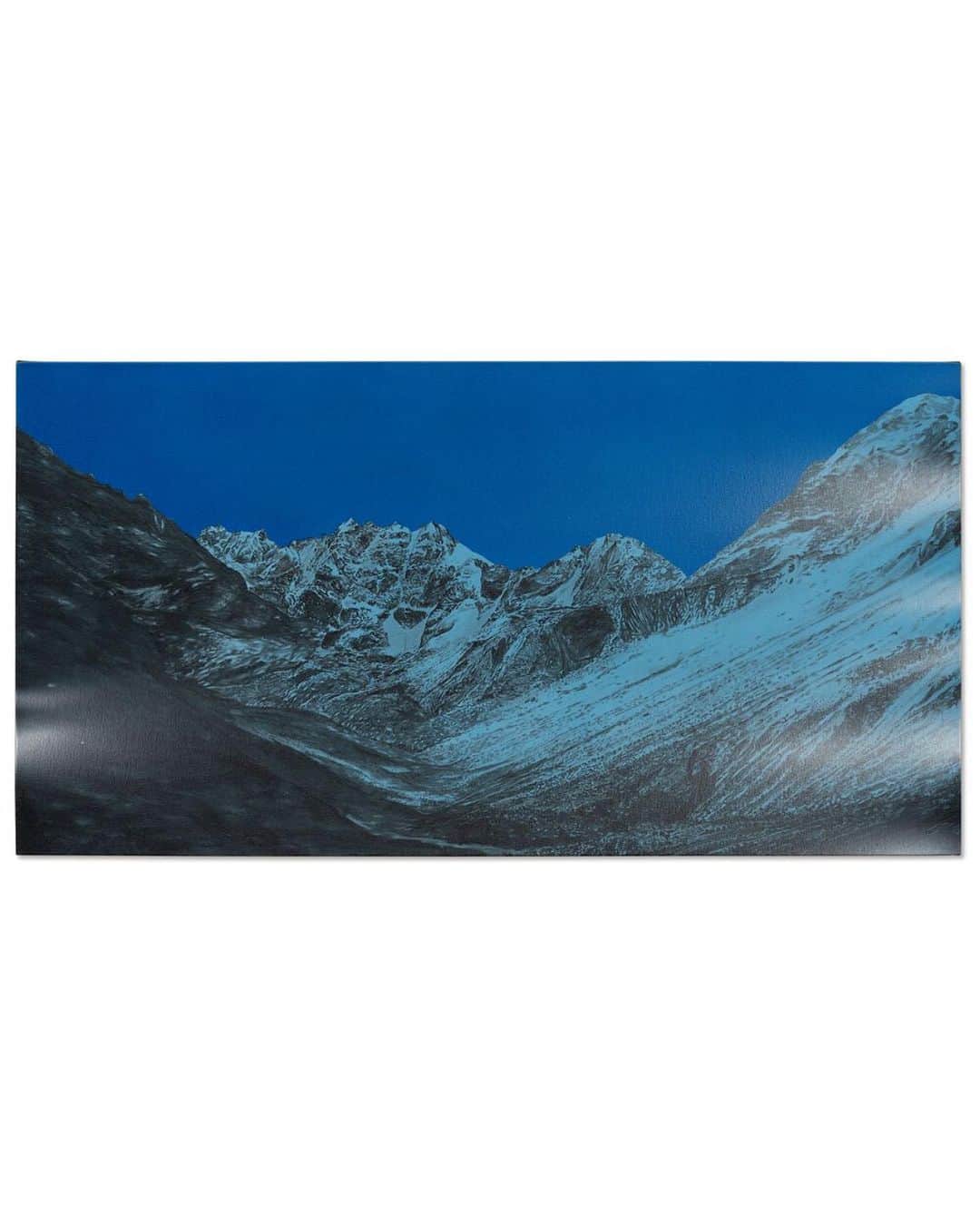 クリスティーズのインスタグラム：「Explore the Post-War and Contemporary Art Day Sale   This season’s sale brings together important artists representing the last century of art and culture with works from Andy Warhol, Donald Judd, Ed Ruscha, Cindy Sherman, and more. Kenneth Noland’s ‘Tondo’ is an iconic and exceptionally rare example of the artist’s work, one of just two shaped canvases he made at the beginning of the 1960s, while Donald Judd’s ‘Untitled’ is an exemplary work of Minimalism in a luminous green hue from one of the artist’s most sought-after series. Alexander Calder’s impressive sculpture ‘Crag’ juxtaposes motifs – the solid, oblong center supporting the dynamic, kinetic components that have become synonymous with his artistic practice.   Kenny Scharf’s dynamic painting ‘Gatanero’ will also be offered, along with Loie Hollowell’s mesmerizing ‘Linked Lingam in Salmon, Gray-Blue, Purple and Yellow,’ coming from the esteemed collection of Ivan & Genevieve Reitman. Julian Schnabel’s monumental ‘Untitled (Girl with No Eyes)’ from the collection of Jerry Moss exemplifies the artist’s painterly prowess, as well as his singular conceptual approach.   See the works on view now at our Rockefeller Center galleries!   Post-War and Contemporary Art Day Sale | New York | 10 November ---- Ed Ruscha (B. 1937), ‘Light Leaks’ (2003) Donald Judd (1928-1994), ‘Untitled’ (1986) Kenneth Noland (1924-2010), ‘Tondo’ (1961) Cindy Sherman (B. 1958), ‘Untitled’ (1981) Andy Warhol (1928-1987), ‘Prince’ (1984) Kenny Scharf (B. 1958), ‘Gatanero’ (1998) Julian Schnabel (B. 1951), ‘Untitled (Girl with No Eyes)’ (2001) Alexander Calder (1898-1976), ‘Crag’ (1974) Andy Warhol (1928-1987), ‘Flowers’ (1965) Loie Hollowell (B. 1983), ‘Linked Lingam in Salmon, Gray-Blue, Purple and Yellow’ (2019)」