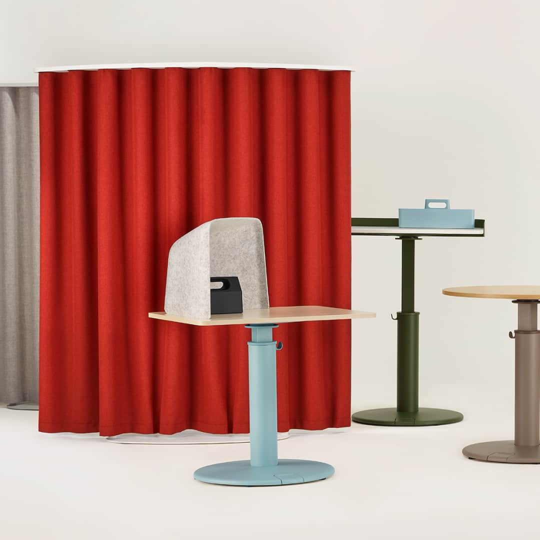 Herman Miller （ハーマンミラー）のインスタグラム：「Introducing new additions to the OE1 Workspace Collection. With the new pieces, Sam Hecht and Kim Colin of Industrial Facility give individuals and teams even more ways to reconfigure their workspaces on the fly and work in ways that support rather than constrain. See our link in bio to learn more.」