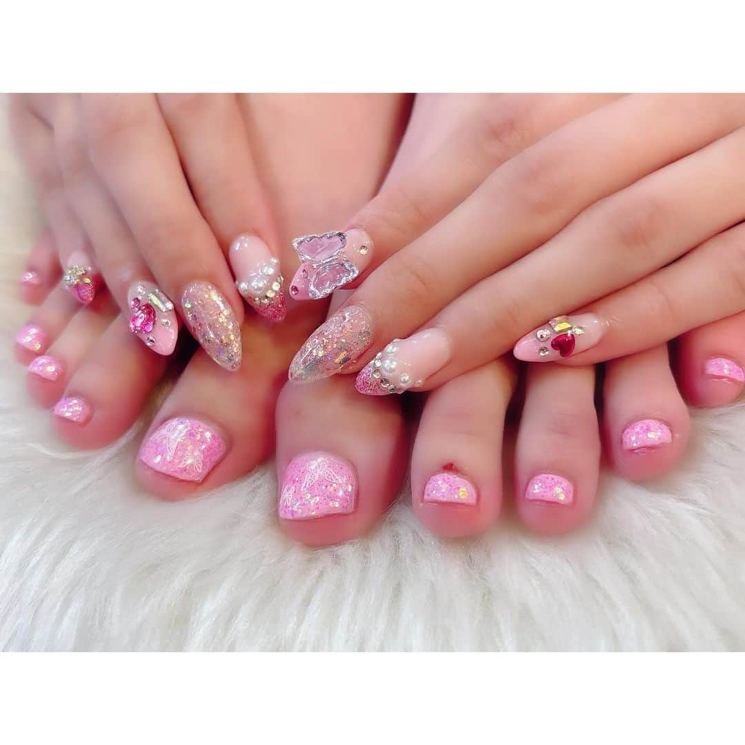 桜咲乃愛さんのインスタグラム写真 - (桜咲乃愛Instagram)「Newnail💅🤍 Birthday仕様💕🪽💎  @nailsgogo さんありがとうございます💓🥰  #newnail #ジェルネイル#ラメネイル#ピンクネイル#ビジューネイル#グラデーションネイル #渋谷ネイル#ネイルズゴーゴー」11月8日 15時38分 - noasama1101