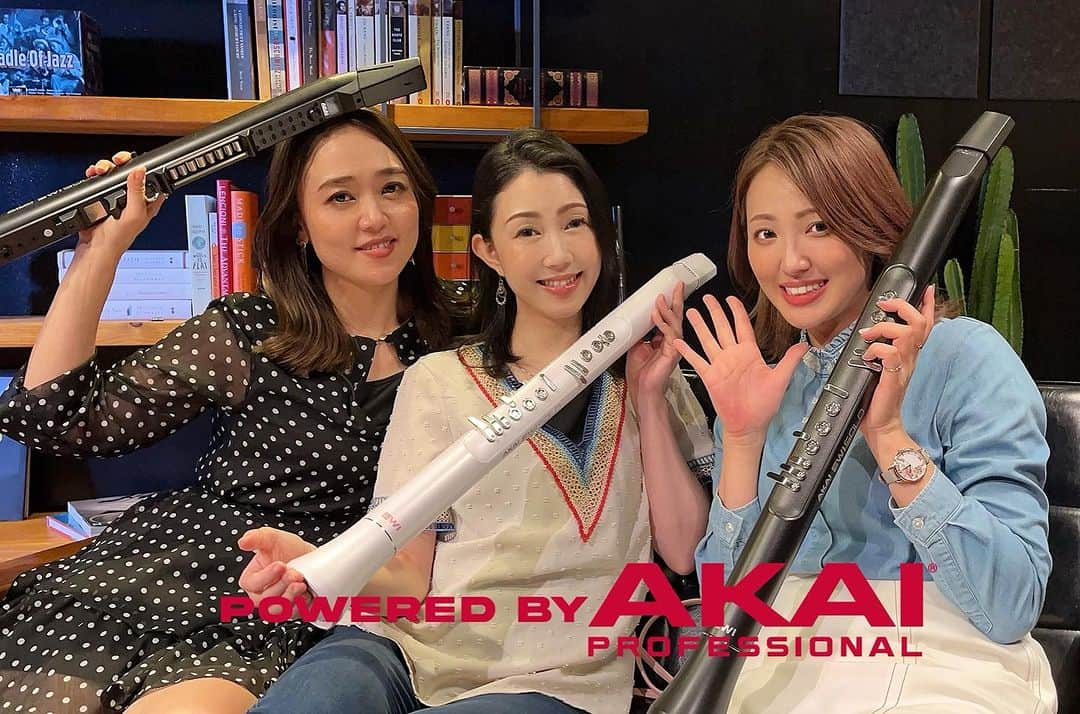 若林愛のインスタグラム：「AKAI EWIの新企画！その名も、 【3WE Sessions】🎉✨✨ YouTubeで第一話公開から２週間近く！？ 皆さまご覧いただけていますでしょうか？ まだの方はぜひご視聴ください☺️✨ 3WE_SessionsやAKAIEWIで検索してね🔍  長女　MEGU(私) 次女　AMI(中園亜美) @aminakazono  三女　MANA(荒川マナ) @mana.sax  の設定🎵  いつも笑い転げてる😆笑 亜美ちゃん・マナちゃんは本当明るくて性格良くて会うたびに元気になれる２人🥰✨最高です❣️  EWIをたくさんの方に知ってもらうきっかけになったり、EWIを愛する皆さんが挑戦したくなるような楽しいコンテンツにしていきたいと、チーム全員で頑張っています🎵 ぜひ広めてくださいね♪ Ep.2もお楽しみに💖 . #akaiewi #akaiprofessional #ewi #ewisolo #3we #3WE_Sessions #ewi女子 #inmusic #youtube」