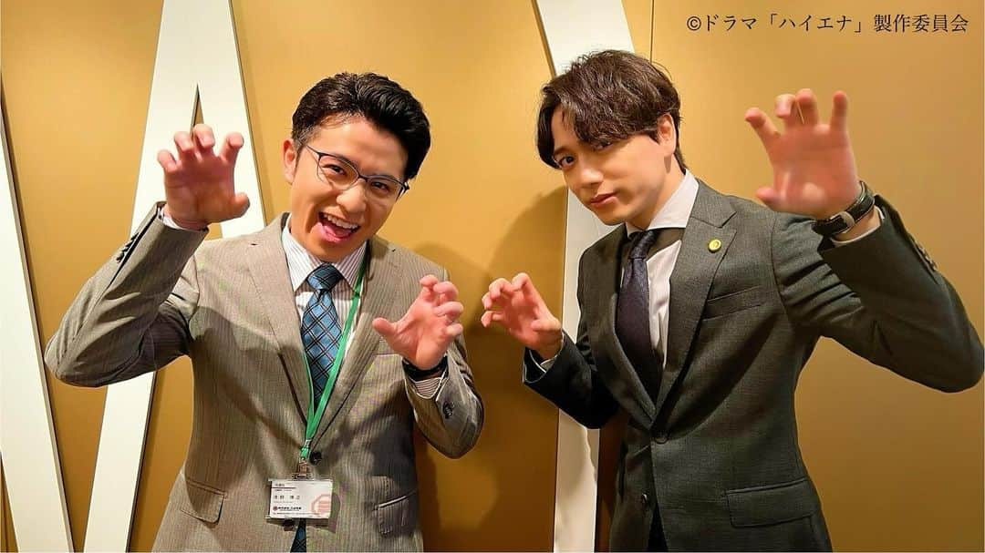 弁護士ソドムさんのインスタグラム写真 - (弁護士ソドムInstagram)「. 怜（#山崎育三郎 ）と浅野（#藤森慎吾 ） ハイエナポーズで一枚📸✨  三鬼グループ長女・京子（#高橋かおり ）を 後継者にしようと企てる怜に協力する浅野だが... 骨肉の争いの結末はTVerで📺 3話の配信は11/10(金)20時まで🚨」11月8日 15時56分 - tx_dorama8