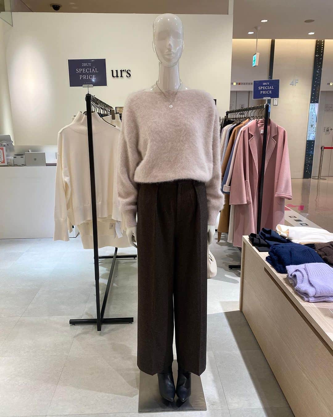 ur'sのインスタグラム：「LUCUA 1100 4F ur'sの旗艦店の様子をお届け。  皆様のご来店心よりお待ちしております。  #urs  #urs_official  #ユアーズ」