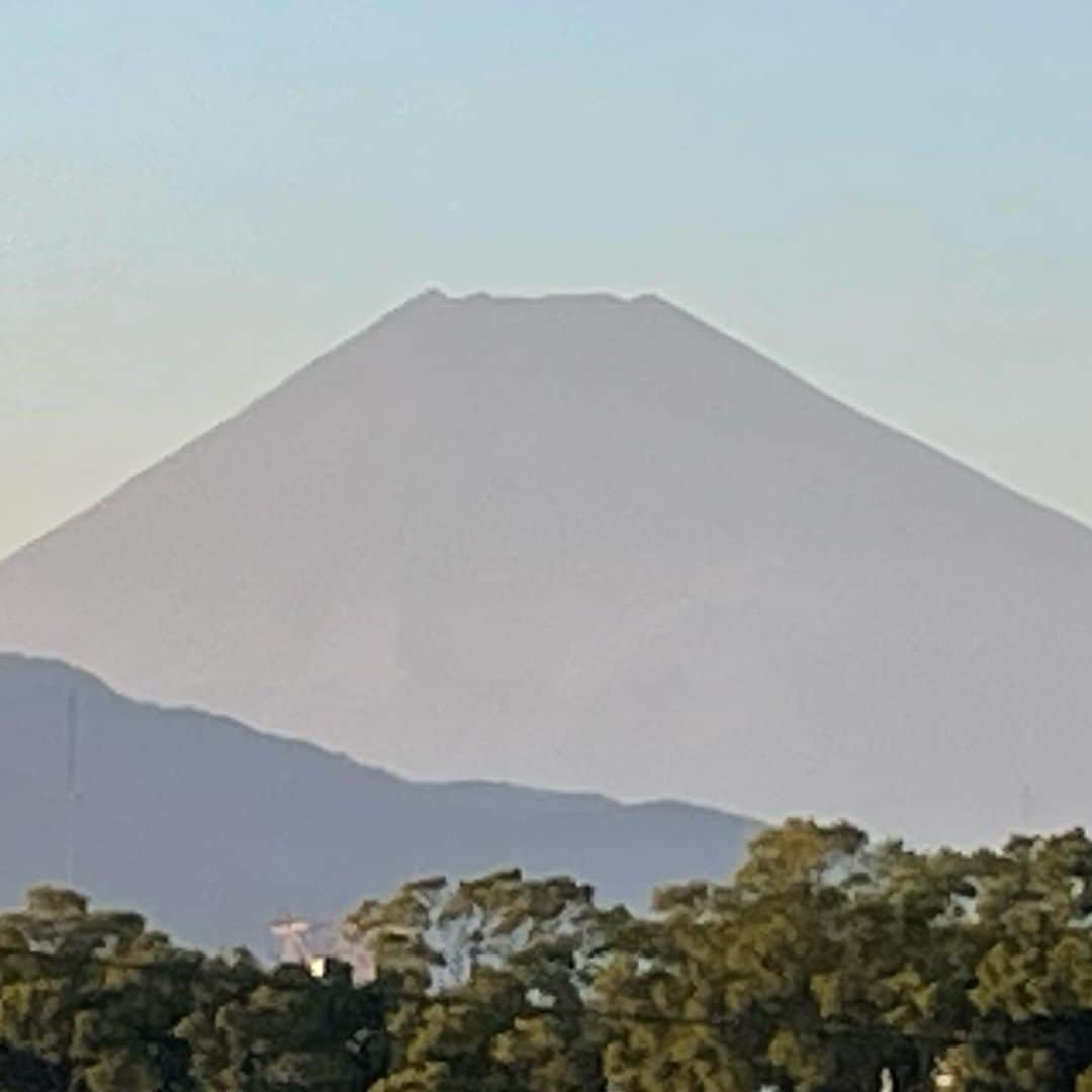 岩本勉のインスタグラム：「富士山の雪が無い〜\(//∇//)\」