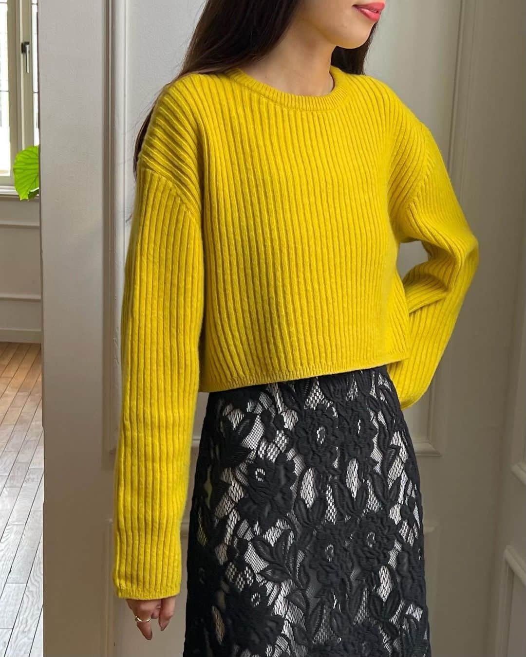 GREED TOKYO STOREのインスタグラム：「Greed International  "Cashmere Lambs Short Rib Sweater in Yellow"  秋冬にオススメのショート丈のリブニット  非常に軽く柔らかいカシミヤと保温、保湿性にも優れた繊維の宝石とも呼ばれる最高級の素材ラムウールを混紡してお作りしたニットです  Cashmere Lambs Short Rib Sweater in Yellow ¥40,700  #greedinternational #bedandbreakfastqualityoflife  #greedtokyo #greedfukuoka  #knit#mohair#ootd#fashion#seasonless   #グリード #グリードトウキョウ #グリードインターナショナル #ニット#カシミアニット#秋コーデ#シーズンレス」