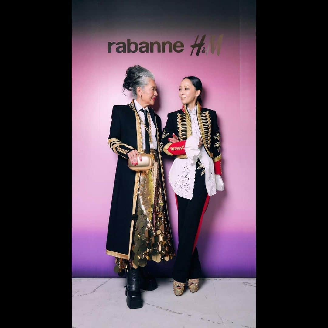 中島美嘉さんのインスタグラム写真 - (中島美嘉Instagram)「. @hm @Rabanne  #Rabanne #rabanneHM #エイチアンドエム   また素敵な あさみさんと お会いできた！ カッコいい着こなしに ビビちゃんとのコラボブーツ 履いてくださっていて 感動！  H&Mの皆さん いつもありがとう ございます！」11月8日 16時56分 - mikanakashima_official