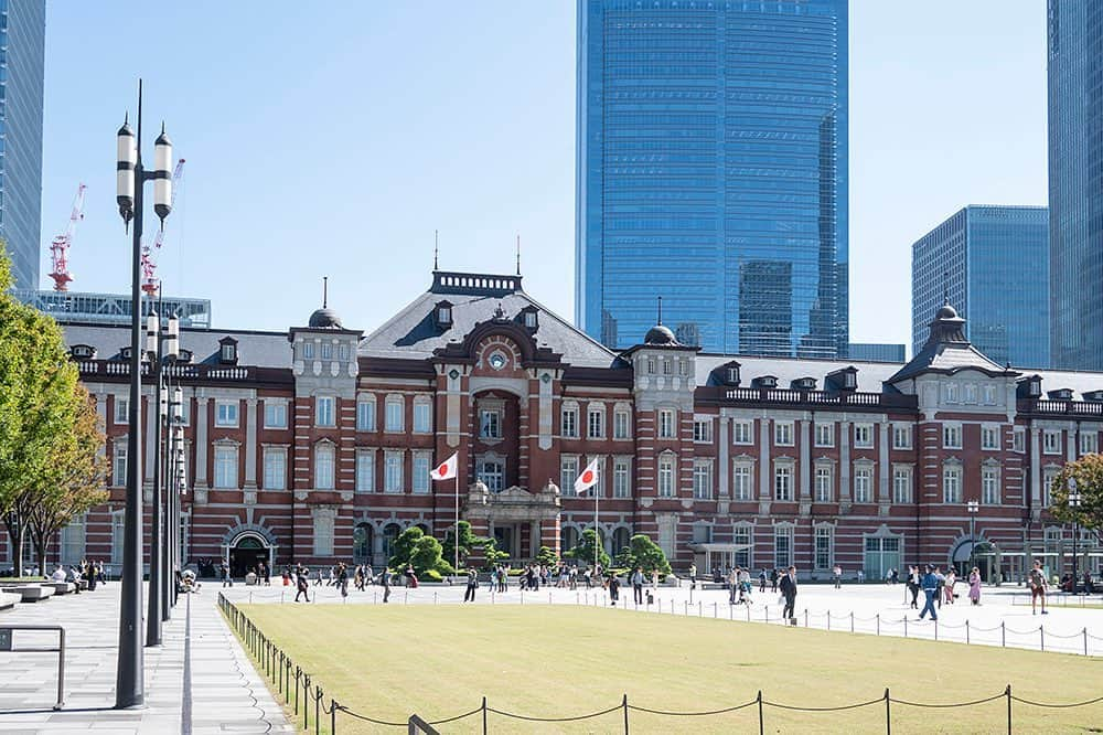 東京都庁広報課さんのインスタグラム写真 - (東京都庁広報課Instagram)「東京駅丸の内駅舎(2023.10.17撮影)  最寄駅：東京駅  #tokyotokyo #tokyogram #moodygrams #jp_gallery #ptk_japan #gdayjapan #realtokyolife #beautifuldestinations #tokyojapan #instatokyo #loves_nippon #phos_japan #bestjapanpics #cooljapan #japan_of_insta #photo_jpn #illgrammers #景色 #東京 #東京都 #東京観光 #東京旅行 #東京散歩 #風景 #街の風景 #東京風景 #Tokyo #东京 #도쿄 #tokyogood」11月8日 17時00分 - tocho_koho_official