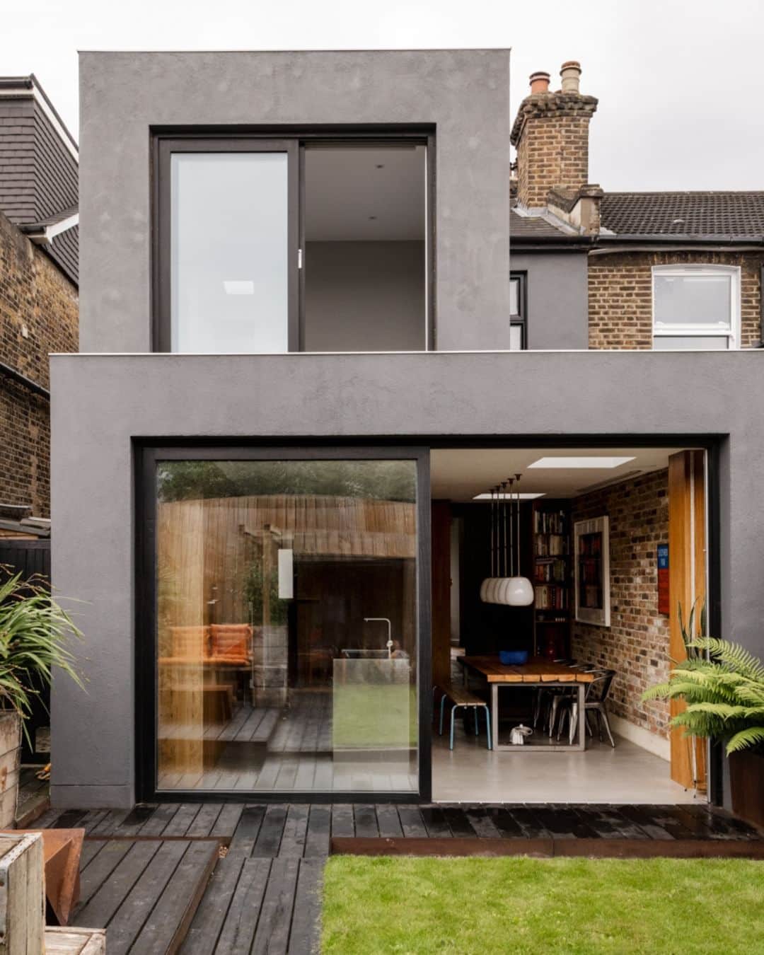 The Modern Houseのインスタグラム：「#forsale Full of Character: a Victorian house in south-east London, impeccably revived by renowned architect Carl Turner.  Follow the link in bio for the sales listing.  Taunton Road, London SE12」