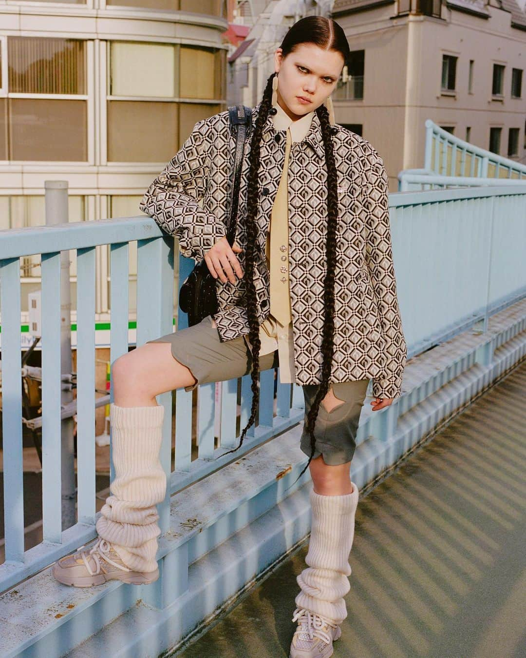 ZUCCA Modelsさんのインスタグラム写真 - (ZUCCA ModelsInstagram)「SASHA @tmrwmag @sashakrvsh #tokyorebels   Photo: @emilyashcroft  Stylist: @ericamimura  Hair: @asahi_sano  Makeup: @taka_shi_ma_miho  Assistant: @jilliancamille」11月8日 17時00分 - tokyo.rebels