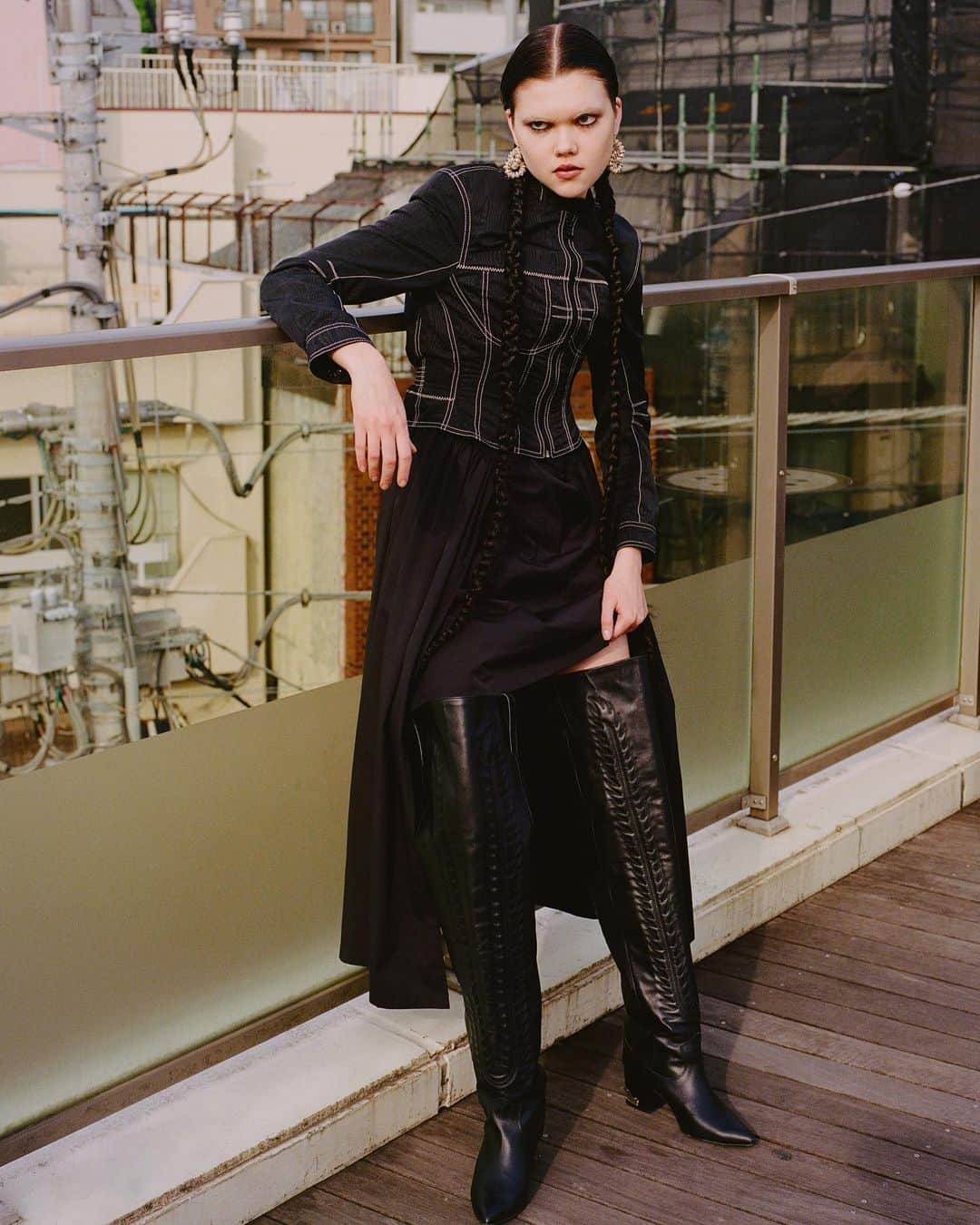 ZUCCA Modelsのインスタグラム：「SASHA @tmrwmag @sashakrvsh #tokyorebels   Photo: @emilyashcroft  Stylist: @ericamimura  Hair: @asahi_sano  Makeup: @taka_shi_ma_miho  Assistant: @jilliancamille」