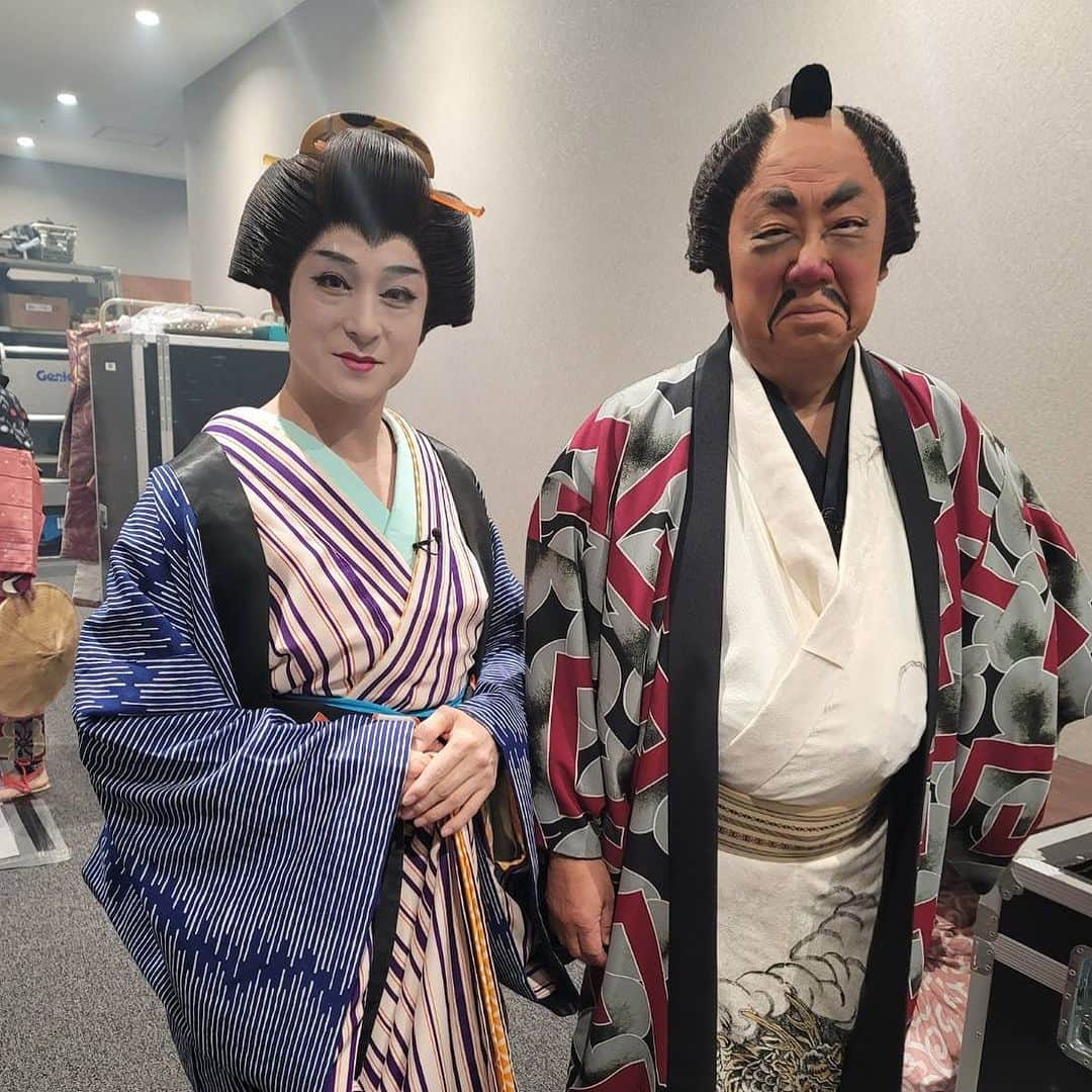 梅沢富美男さんのインスタグラム写真 - (梅沢富美男Instagram)「今回の芝居、親分と女将さん。 恐妻家の親分をやってます。 恐い奥さん役は門戸竜二くん。 御園座でお待ちしております！  #梅沢富美男劇団 #御園座 #門戸竜二」11月8日 17時01分 - tomioumezawa