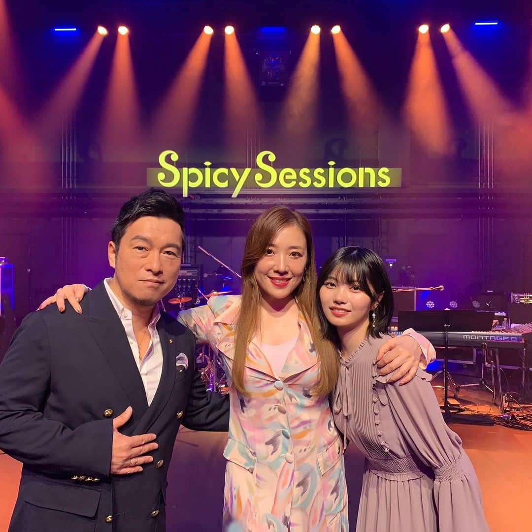 黒沢薫さんのインスタグラム写真 - (黒沢薫Instagram)「#SpicySessions 初回収録終わりました。 ゲストの　#平原綾香　さんもMCの　#中西アルノ さんも素晴らしかった。黒沢薫メインMCと言いつつ、歌いっぱなしでした。笑 放送は12月16日。23:00から。 #music #soul #rb #singer #lovelife #TVprogram #TBSチャンネル1」11月8日 17時04分 - kaorukurosawa_lovelife