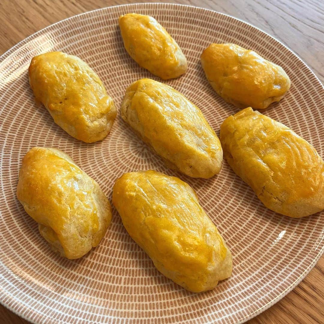 八木麻紗子のインスタグラム：「. スイートポテト作り🍠  子どもたちがほとんど作ってくれました👏 私は成形したものをオーブンで焼く係！  手作りはやっぱり美味しいですね☺︎  #弘中からもらったさつまいもで作った #感謝 #スイートポテト #さつまいもレシピ #お菓子作り」