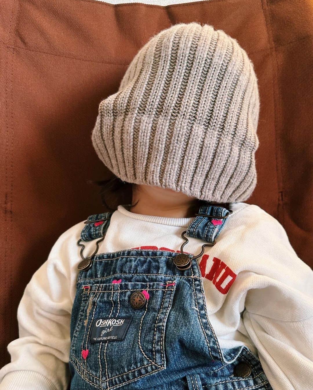 松原加奈恵さんのインスタグラム写真 - (松原加奈恵Instagram)「帽子が好きなのは 私がほぼ毎日帽子被ってるから。 (パパもやな🤓)  髪の毛も短く切りたいらしいけど もう十分短いよ。もっと伸びてほしいよ。(母の願い)  #2歳10ヶ月」11月8日 17時27分 - piiiiiiico