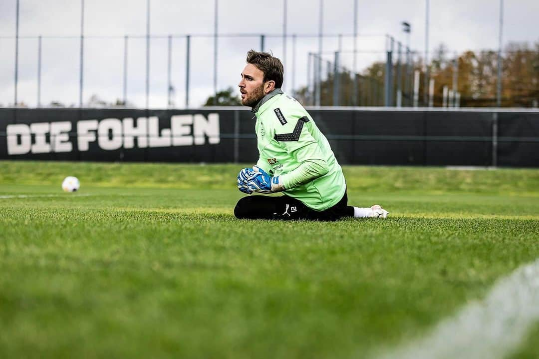 トビアス・ジッペルのインスタグラム：「⚽️👀 #bmg #fohlenelf @borussia @pumafootball」