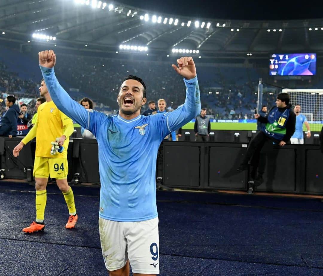 ペドロ・ロドリゲス・レデスマのインスタグラム：「What a night!! That feeling!!♥️ @ChampionsLeague 👏💪 Avanti Lazio!! 💯⚪️🔵  #LazioFeyenoord #UCL #CMonEagles 🦅 @Official_SSLazio #ForzaLazio」