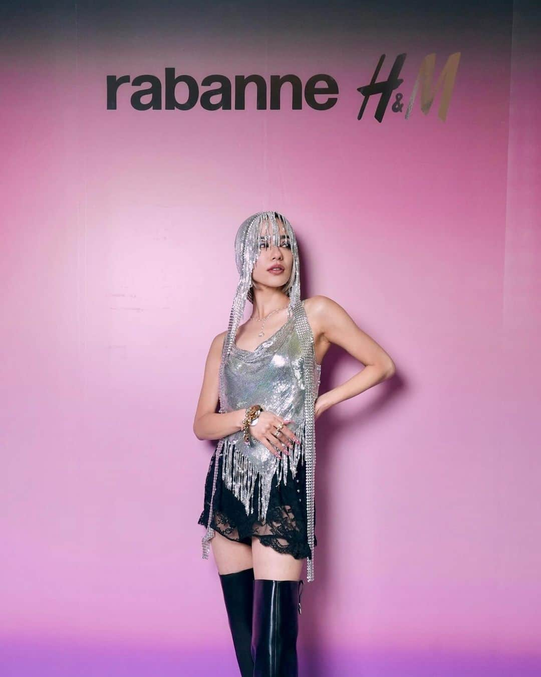 Unaさんのインスタグラム写真 - (UnaInstagram)「@hm @rabanne 🪩💎✨ #rabanneHM #エイチアンドエム #PR」11月8日 17時32分 - unakinoco