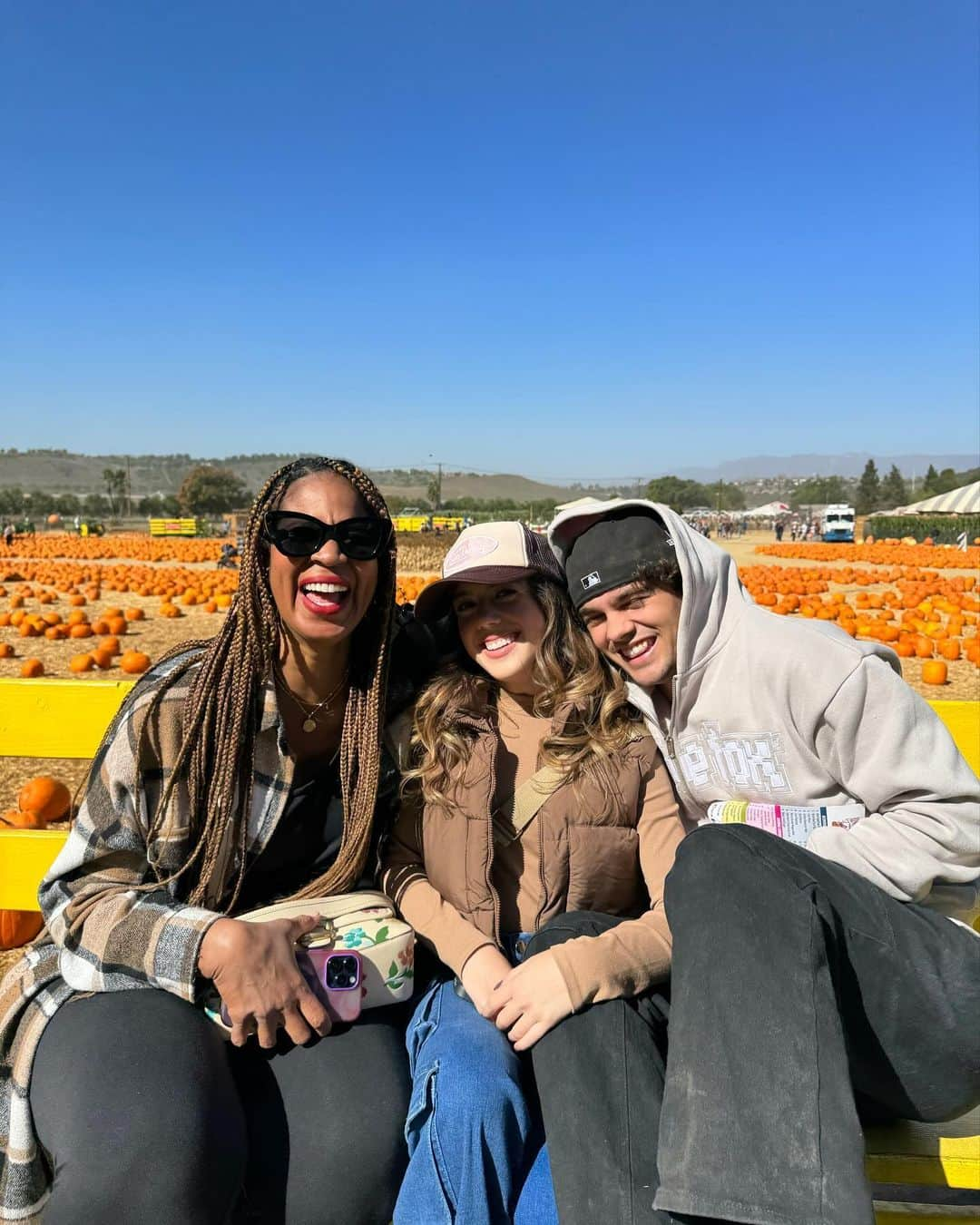 Nia Sioux Frazierさんのインスタグラム写真 - (Nia Sioux FrazierInstagram)「belated pumpkin patch pics 🤎」11月9日 5時00分 - niasioux