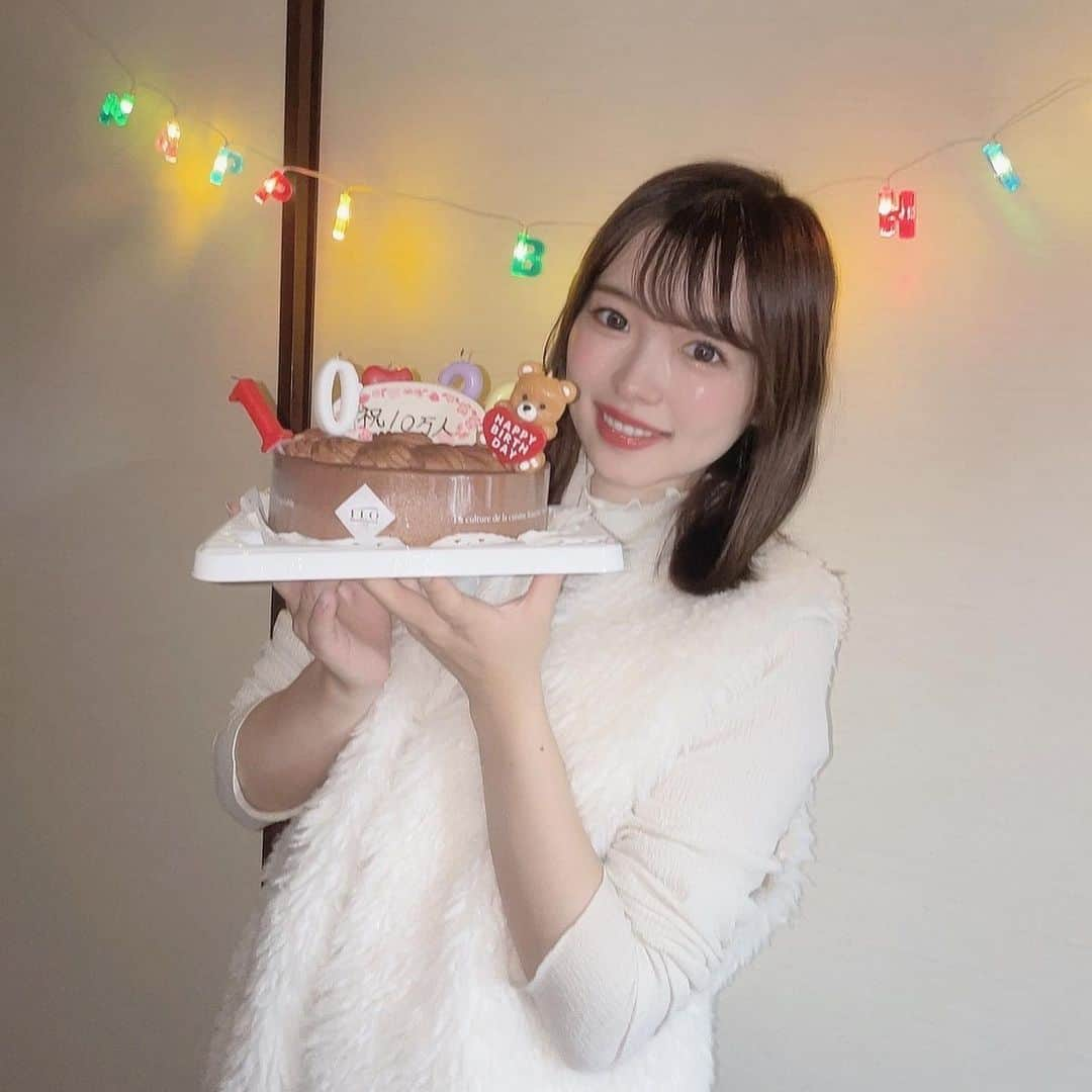 橋本紗奈さんのインスタグラム写真 - (橋本紗奈Instagram)「ストーリーにも載せたけど、ここにも🎈  家族がお祝いしてくれました！ やったー🌱  #instagood #japanesegirl #japan #asiangirls #poseinspo #feedwear #selfie #instalove #ミディアム　#ミディアムヘア #アパレル #サロモ #メイク #ファッション #ポートレート #portrait」11月8日 17時46分 - hashimoto_sana