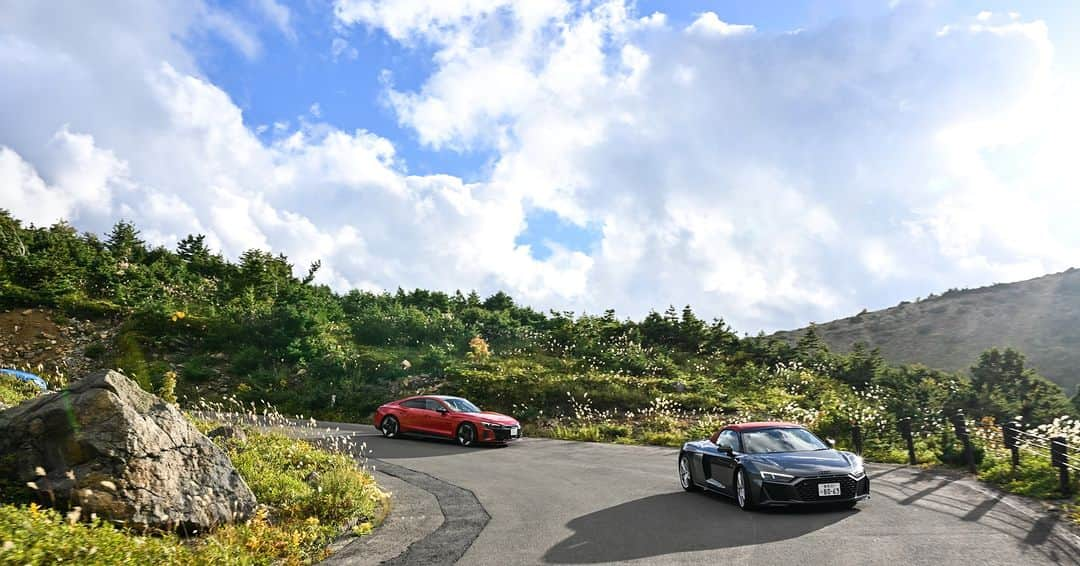 Audi Japan Sales / アウディジャパン販売さんのインスタグラム写真 - (Audi Japan Sales / アウディジャパン販売Instagram)「【Audi Grand Tour 2023 in Autumn Report】  「Audi Grand Tour」の第6弾として、今回は福島県と山形県、宮城県の南奥羽地方をAudiのコンパクトモデルからEVの多彩なハイパフォーマンスモデルで巡る1泊2日のエクスクルーシブなツーリングイベントを開催しました。  2日間でAudi RS 3 Sportback・Audi RS 5 Coupé・Audi TT RS・Audi R8 Spyder・Audi RS e-tron GTの5台を乗り継ぎ、一般道はもちろん、高速道路や磐梯吾妻スカイラインやを中心としたワインディングロードなど、様々なシチュエーションでAudi車の走行性能を体感いただきました。  ツアーの詳しい様子は、#AJS のオフィシャルサイトにてご覧いただけます。  #Audi #AJS #myaudi #audistyle #car #carstagram #アウディ #ドライブ #車 #愛車 #外車 #ドイツ車 #車好き #車好きな人と繋がりたい #アウディ女子 #東北ドライブ #赤湯温泉 #磐梯山ゴールドライン #磐梯吾妻スカイライン #蔵王エコーライン」11月8日 18時00分 - audi.japan.sales