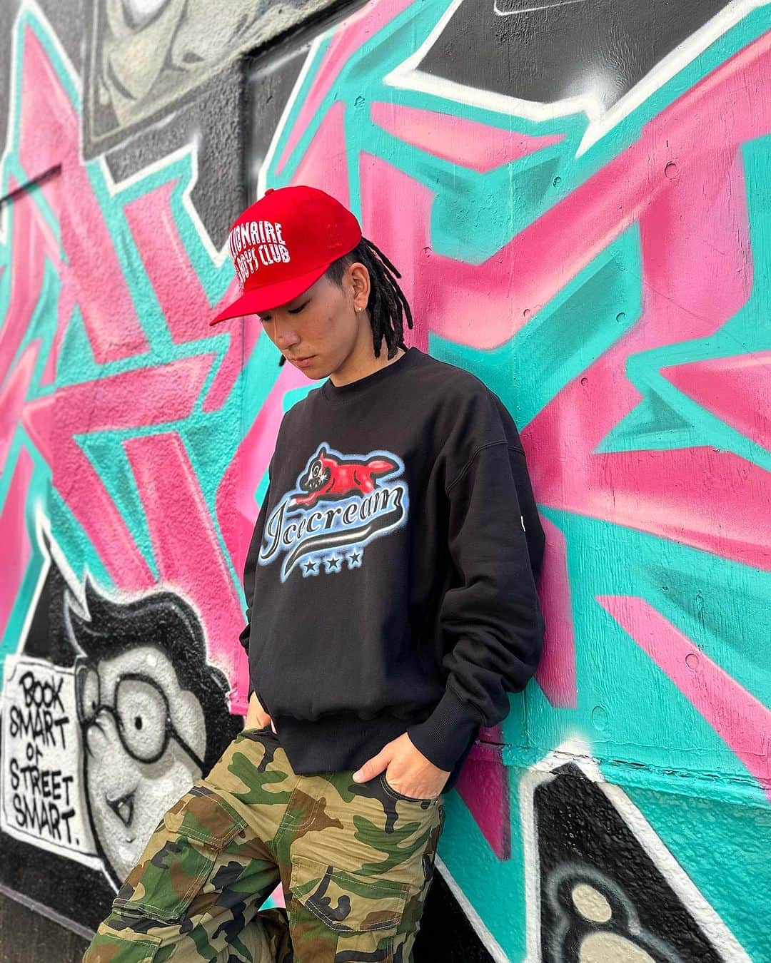 GROW AROUNDのインスタグラム：「#growaroundnewarrivals  ICECREAM RUNNING DOG SWEAT,L/S TEE PHARELL WILLIAMS,NIGOによってつくられたICECREAMから人気モチーフのRUNNING DOGの SWEAT,L/S TEEが入荷しました。 RUNNING DOGがエアブラシロゴになっています。 シンプルで合わせやすいLS TEEも入荷してます。」