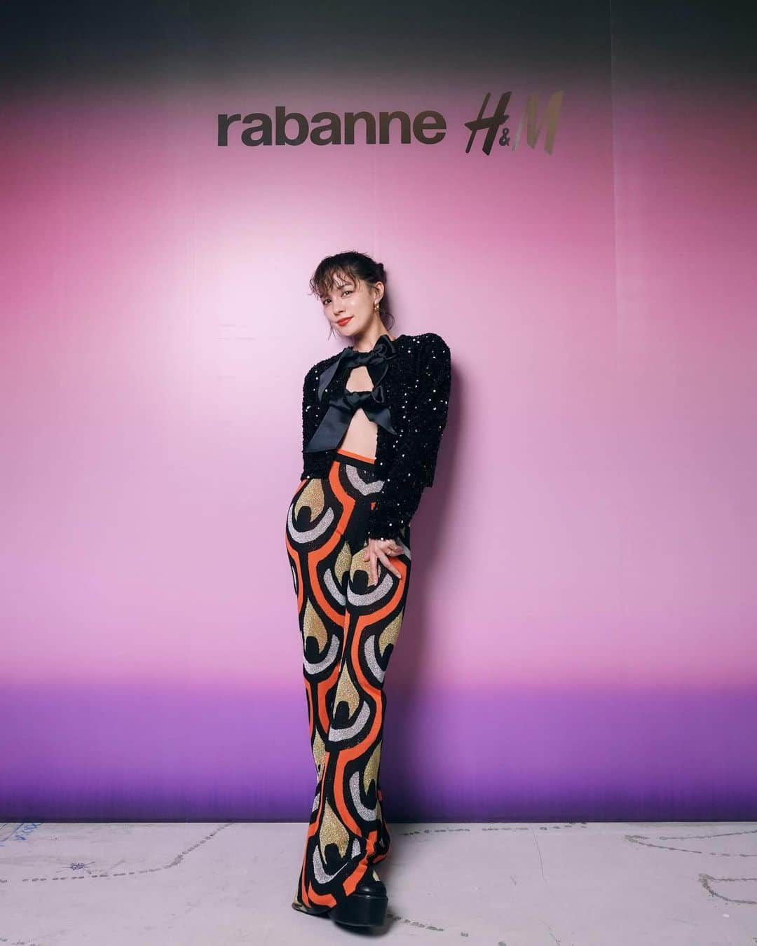 ステファニーさんのインスタグラム写真 - (ステファニーInstagram)「👑🌶️❤️‍🔥✨ @hm x @rabanne  #love #fashion #rabannehm #pr」11月8日 18時05分 - steph_0928_