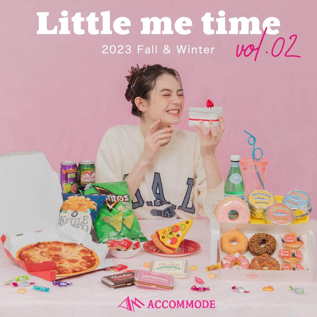 Accommodeさんのインスタグラム写真 - (AccommodeInstagram)「【2023AW vol.2】  ＼ LOOKBOOK 📚 公開 ／ 📣  2023AW シーズンテーマ  “Little me time” 🛋  ＿＿＿＿＿  今年もいっぱい頑張ったから 甘いお菓子やプレゼントを用意して 自分をもーっと甘やかそう  大好きなあの英語を観ながら過ごす 私だけのご褒美時間はラストスパートへ  ＿＿＿＿＿  LOOKBOOKはプロフィールリンクより アコモデ公式オンラインストアでご覧頂けます🔍 @accommode   11月より続々登場いたします！ 発売までたのしみにお待ちください🫶🏼💖  #accommode #アコモデ #アコモデディズニー #23aw_LOOBOOK #バッグブランド #雑貨ブランド #ギフトアイテム #プレゼント選び」11月8日 18時00分 - accommode