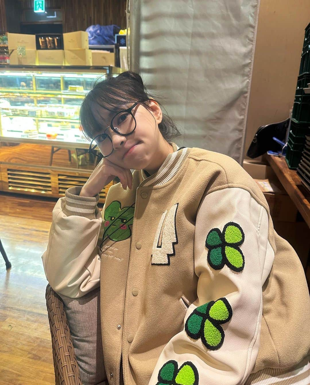 オ・ハヨンさんのインスタグラム写真 - (オ・ハヨンInstagram)「🤓🍀」11月8日 18時25分 - _ohhayoung_