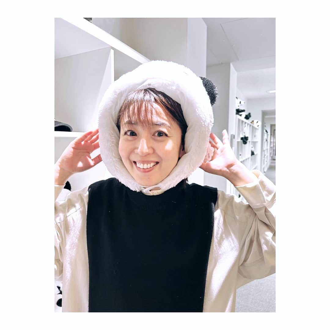 酒井美紀さんのインスタグラム写真 - (酒井美紀Instagram)「パンダだらけのスタジオ  かわいいーー🐼🐼癒されました♡  #酒井美紀#muaproduction#女優#パンダだらけ#癒し #そりゃ#被るよね」11月8日 18時26分 - mikisakai.mua