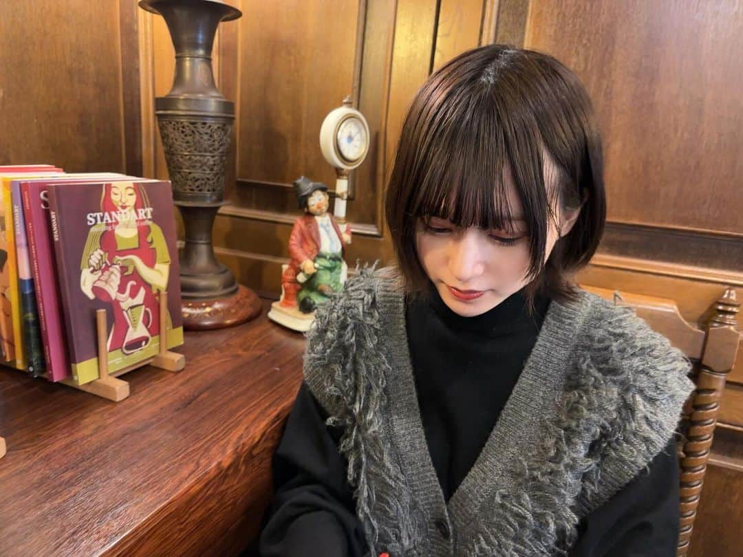 瀬山まどかさんのインスタグラム写真 - (瀬山まどかInstagram)「コーヒー、一杯でもゆっくりできる喫茶店て本当に素敵だとおもわない？スイカゲームの偽物してます隣の隣に座ってる女性の方々の保険の話が生々しかったです  #喫茶店　#大阪カフェ　#大阪喫茶店」11月8日 18時26分 - madoka4649