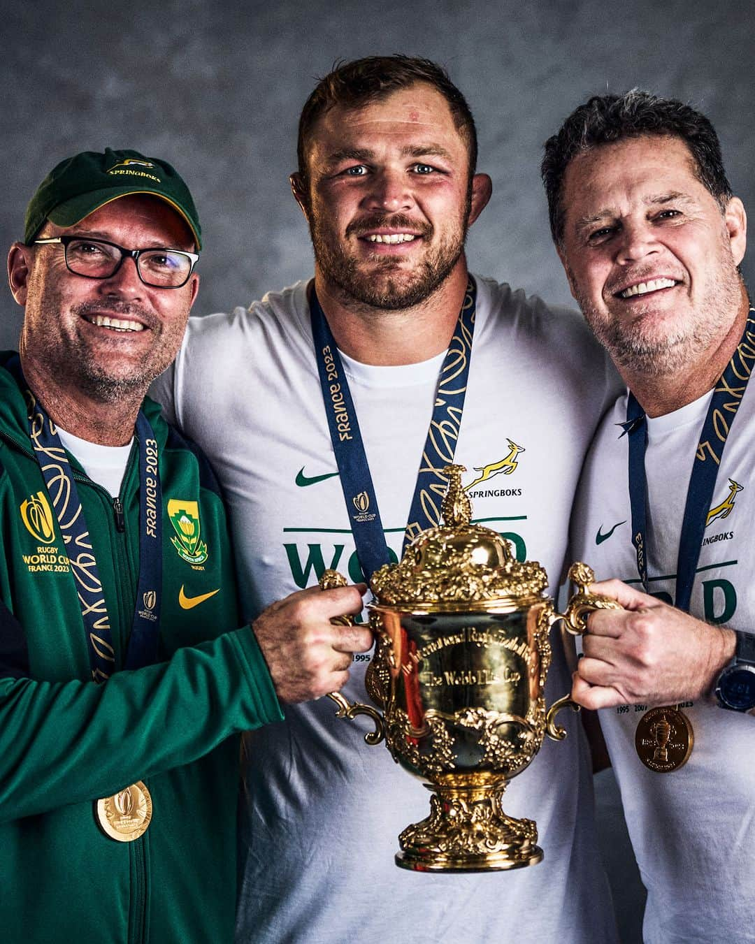 ラグビー南アフリカ代表さんのインスタグラム写真 - (ラグビー南アフリカ代表Instagram)「Thank you to one of the real hard men of South African rugby - more at the link in our bio 👏💪 #Springboks #StrongerTogether @customs08」11月8日 18時35分 - bokrugby