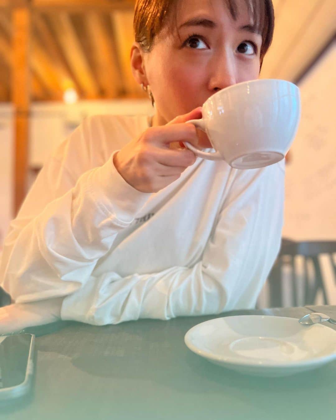 椎名直子さんのインスタグラム写真 - (椎名直子Instagram)「合間にカフェデート❤️  すこし時間があったから 近況報告。などなど。  てか、 日々会ってるやろ〜っ😆  話はつきないねぇ。  ラブ♡」11月8日 18時38分 - natadecoco