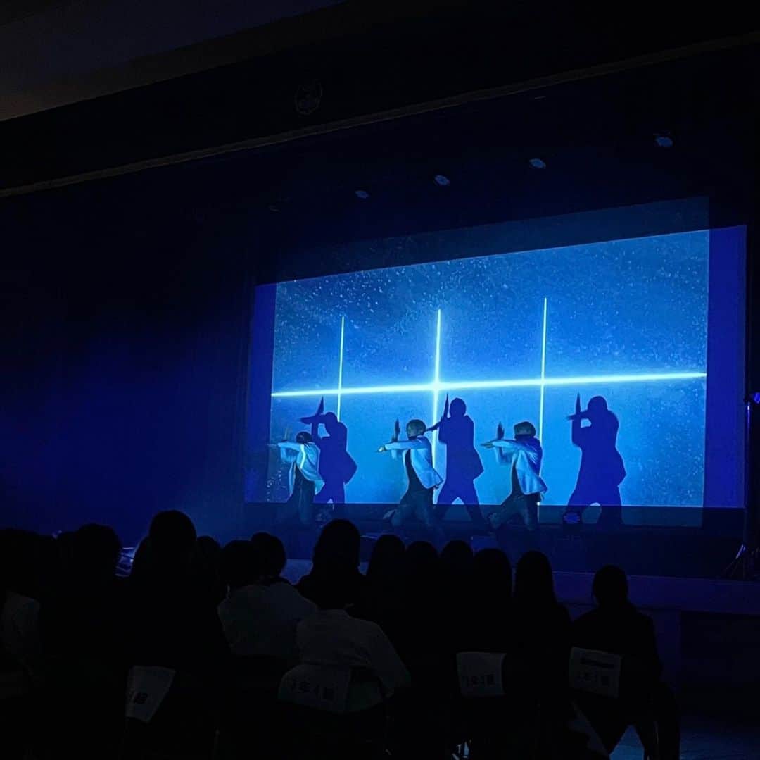 XTRAPさんのインスタグラム写真 - (XTRAPInstagram)「【XTRAP SHOW】 本日は京都府の高校の文化行事にてパフォーマンスを披露させて頂きました🧤  たくさんの声援と拍手にパワーを貰いました🔥 見て頂いた皆様ありがとうございました😊  #XTRAP#performance#パフォーマンス #学校公演#芸術鑑賞会#学園祭#学祭」11月8日 18時45分 - xtrap.official